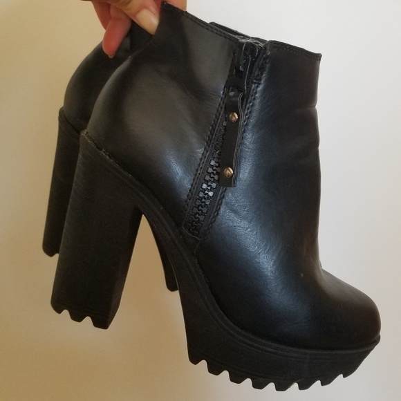 Black platform booties - Picture 3 of 3